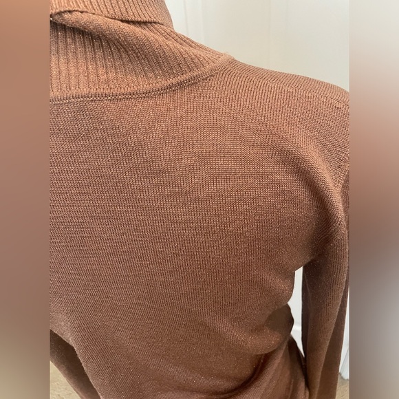 Dolce and Gabbana Turtleneck Virgin Wool size 40 or US size 4 - Picture 6 of 7